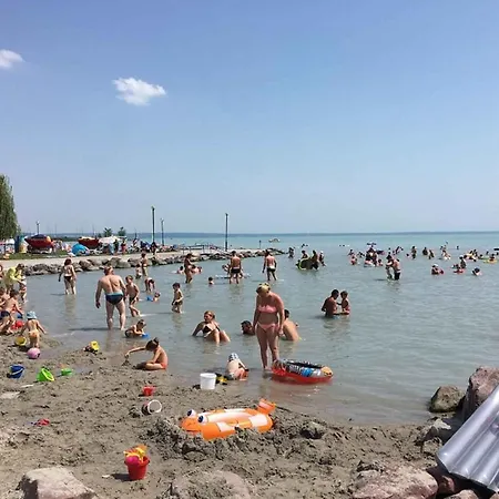 Hébergement de vacances Balatonalmadi/balaton 17971 *